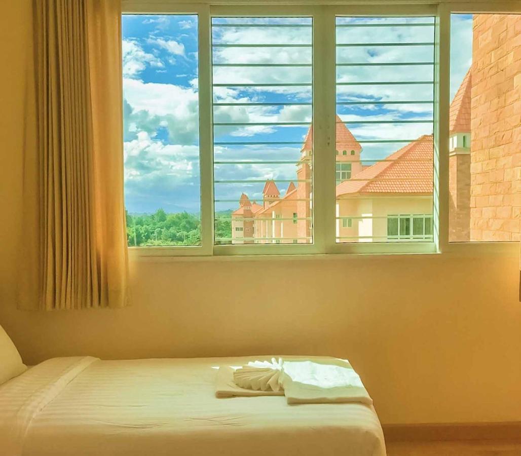 Happy City Golf & Resort Chiang Rai Dış mekan fotoğraf