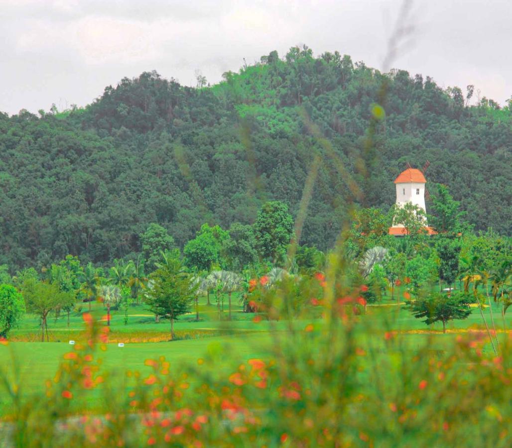 Happy City Golf & Resort Chiang Rai Dış mekan fotoğraf